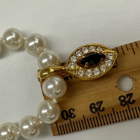 Classy Accessory Set Vintage Black and Faux Pearl Jewelry  Necklace and Earrings - Picture 7 of 16